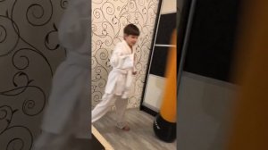 Бьем надувную напольную грушу, напольная надувная груша с водой