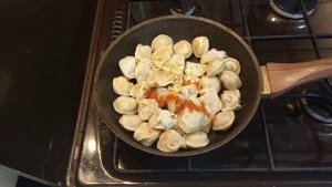 Пельмешки приготовленные интересным способом.mp4