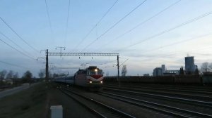 ЧС4т с поездом 052 Брест - Санкт-Петербург  проходит по станции Борисов.
