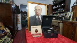 Играет патефон 30х-50х / Песенка Фронтового Шофёра/ Пластинка