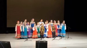 как родная меня мать провожала...