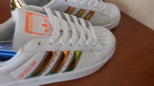 Женские кроссовки Adidas Superstar Хамелеон смотреть онлайн