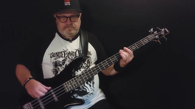 Weezer - Simple Pages - E Bass Guitar Cover смотреть онлайн