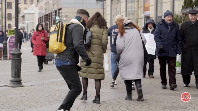 НАТРАВИЛ КРЫСУ НА ЛЮДЕЙ пранк / Истеричная реакция на крысу / Подстава от Вдобыватели смотреть онлайн