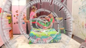 Кира и ее новая кровать-карета для принцессы