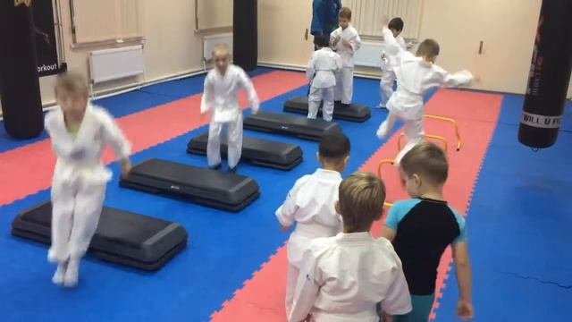 Подвижные игры. Попрыгунчики 4-6 лет