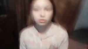 Мне купили селфи палку и по прозьбе подруг засунула кулак в рот