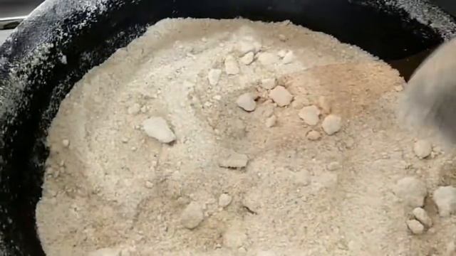 Легко и просто восстанавливаю антипригарное покрытие чугунной сковороды.