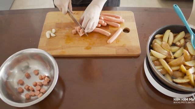 ЖАРЕНАЯ КАРТОШКА С СОСИСКАМИ ? смотреть онлайн