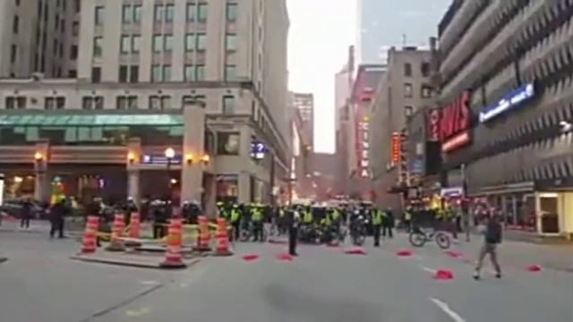 Марш коммунистов в Канаде !!! смотреть онлайн