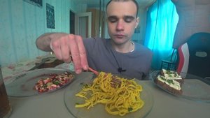 МУКБАНГ СПАГЕТТИ / КИЛЬКА В ТОМАТНОМ СОУСЕ / ПИРОГ С КАРТОШКОЙ / САЛАТ / EATING / Mukbang ASMR АСМР