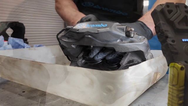 Opel Insignia Opc - переборка передних суппортов Brembo ⠀ смотреть онлайн