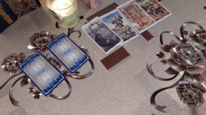 Кто в меня тайно влюблён.