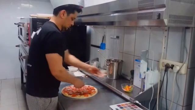 Итальянская El pizza :) смотреть онлайн