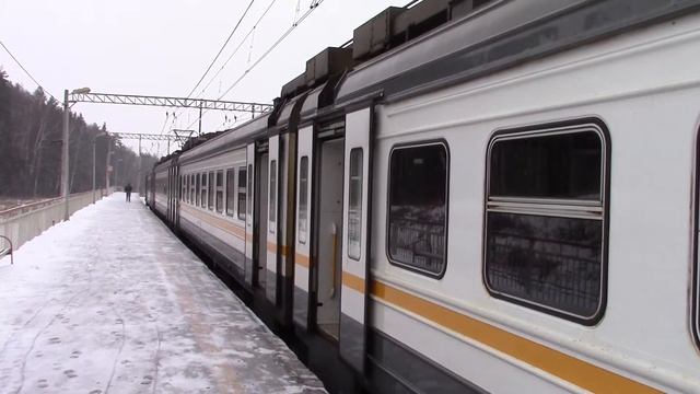 ЭД4М-0487 и ЭД4М-181, платформа Победа смотреть онлайн