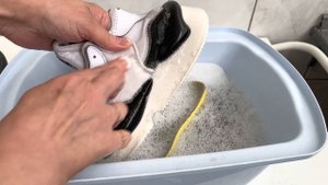 ОТБЕЛИТЬ БЕЛЫЕ КРОССОВКИ ПРОСТО, ОТБЕЛИТЬ ПОДОШВУ