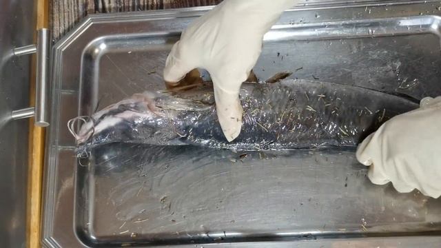 РЫБА СОМ ЗАПЕЧЕННАЯ В СОЛИ ВКУСНЕЕ РЫБЫ Я НЕ ПРОБОВАЛА смотреть онлайн