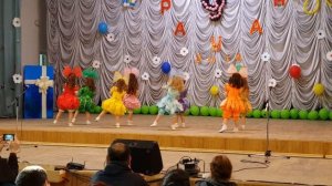 Малышам всего 3 года, а как они уже танцуют/ Танец "Кукол"