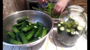 Вкусные соленые огурцы под капроновой крышкой . Всегда готовлю по такому рецепту.