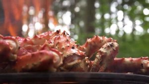 Камчатский краб, приготовленный на огне