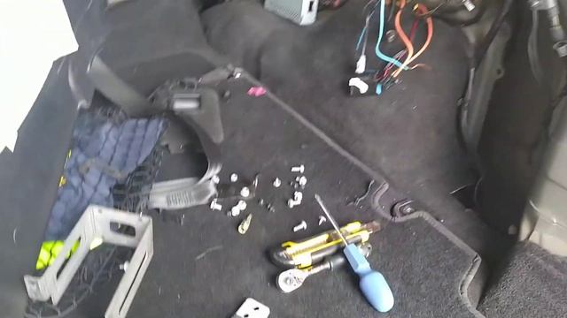 Замена штатки Range Rover Sport Logic7 на андроид 8 ядер 4 GB оперативки 9° экран смотреть онлайн