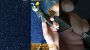 ПРОЧНАЯ РУЧКА ДЛЯ МОЛОТКА СВОИМИ РУКАМИ ИЗ ПЛАСТИКОВОЙ ТРУБЫ !!!