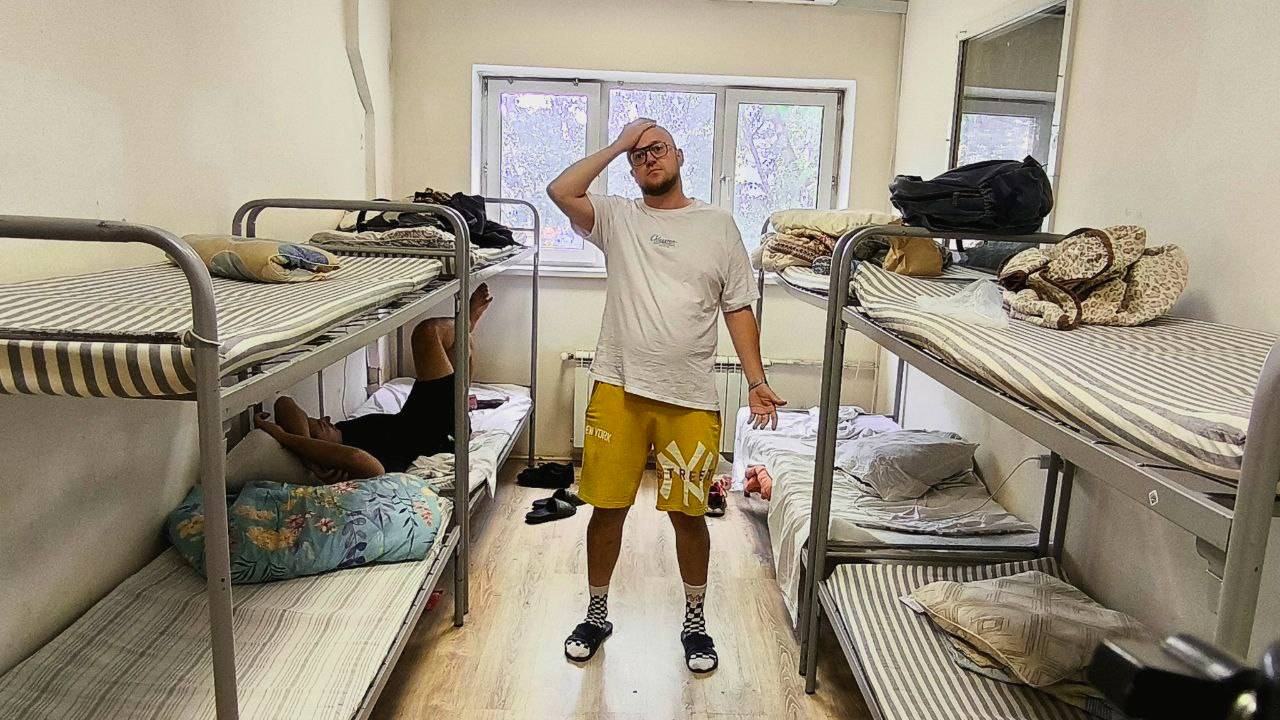 ВЫЖИВАНИЕ В Москве Без Денег Трудности Хостелы Общаги Работа