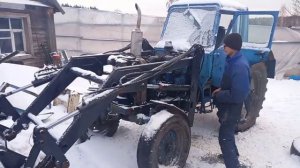 Тяжелый запуск трактора в мороз -15 мтз 80 и дмт 0.75 чистим дороги от снега