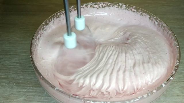 Маршмеллоу из клубники. Клубничные зефирки - облака. Что приготовить из клубники? смотреть онлайн