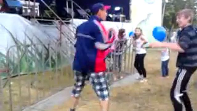 мужик жжет смотреть онлайн