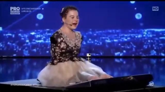 Довела весь зал до слёз смотреть онлайн