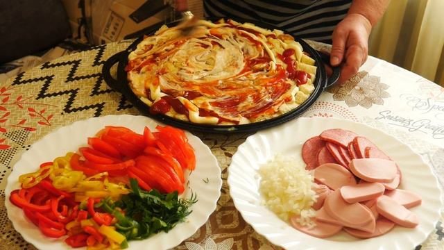 Пицца на Батоне.Кто никогда не готовил пиццу,этот рецепт для Вас! Пицца всегда получается отлично! смотреть онлайн