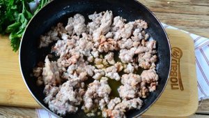 Пирожки с мясом и диким рисом