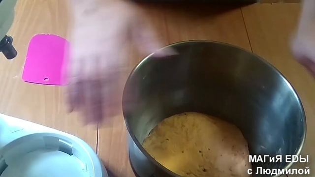 Домашний хлебушек на томатном соке с чесноком. смотреть онлайн