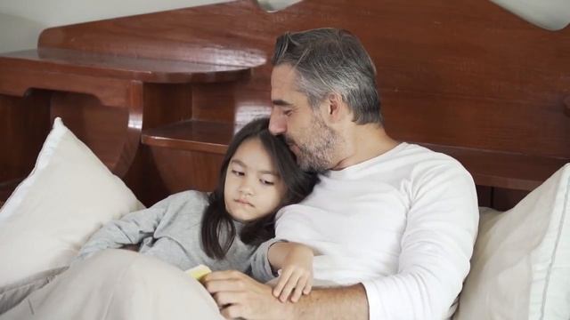 ГЛАЗА МАМИНЫ, А ХАРАКТЕР КАК У ПАПЫ | Какие черты дети наследуют от папы, а какие – от мамы смотреть онлайн