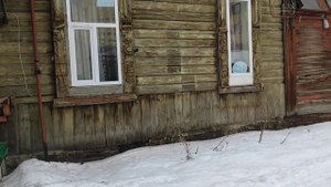 Старинный деревянный дом.