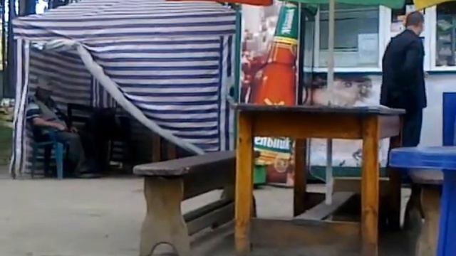 Тулунские столики) Мужик жжет:D .mp4 смотреть онлайн