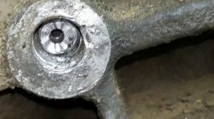 PASSAT B5 сломались болты крепления кронштейна компрессора кондиционера к блоку