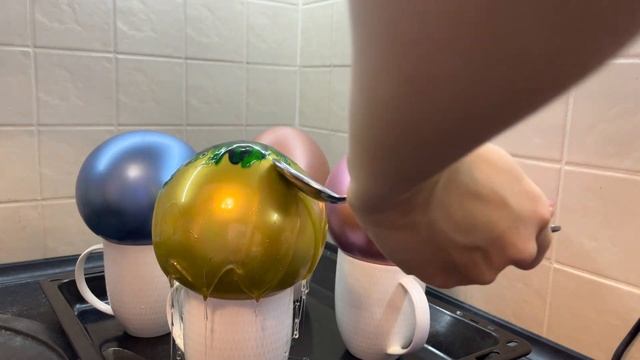 Как красиво подать десерт - сахарный шар - идеи украшения стола смотреть онлайн