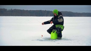 Зимняя рыбалка. Ловля плотвы на водохранилище со Станиславом Посланчиком.