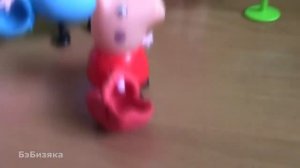 Игрушки Свинки в Лесу что-то ищут. Мультик из игрушек Peppa Pig (1)