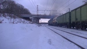 Звук дизеля 10Д100! 2ТЭ10М-2467 с грузовым поездом