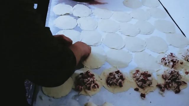 КАК готовят СОМСУ в тандыре!Стаж повара 5 лет!