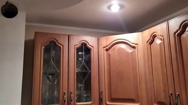 Чистим кухонный гарнитур из натурального дерева. смотреть онлайн