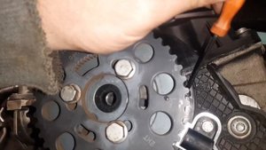 Zahnriemenwechsel bei Audi //ЗАМЕНА РЕМНЯ ГРМ AUDI ФОЛЬСВАГЕН 1.9 TDI# уложи двигатель правильно