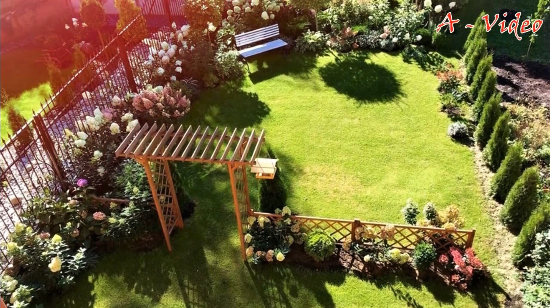 ?Оригинальные садовые идеи для загородного участка / Ideas for arranging a garden plot / A - Video