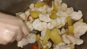 Цветная капуста с картошкой и с мясом.
