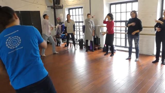 Юлия Калинина: "Упражнения супер, делаются легко, на занятии очень весело, здорово снимает стресс!" смотреть онлайн