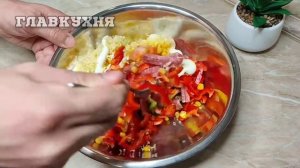 Простой салат с солёными огурцами и колбасой на праздничный стол