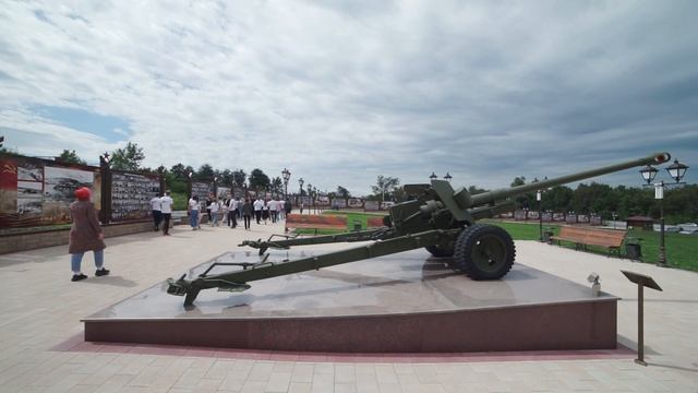 Памятник братьям газдановым в северной осетии фото в хорошем качестве